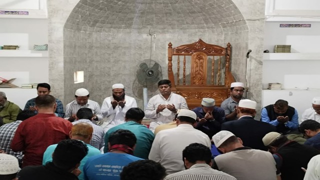 বেগম খালেদা জিয়ার রোগমুক্তি ও দ্রুত সুস্থতা কামনায় কুমিল্লা বিশ্ববিদ্যালয়ে (কুবি) ইউট্যাবের মিলাদ ও দোয়া মাহফিল অনুষ্ঠিত।